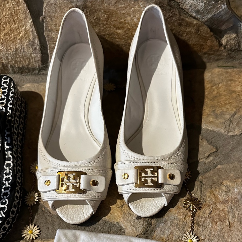 Like New Tory Burch Open Toe Wedges Size 8